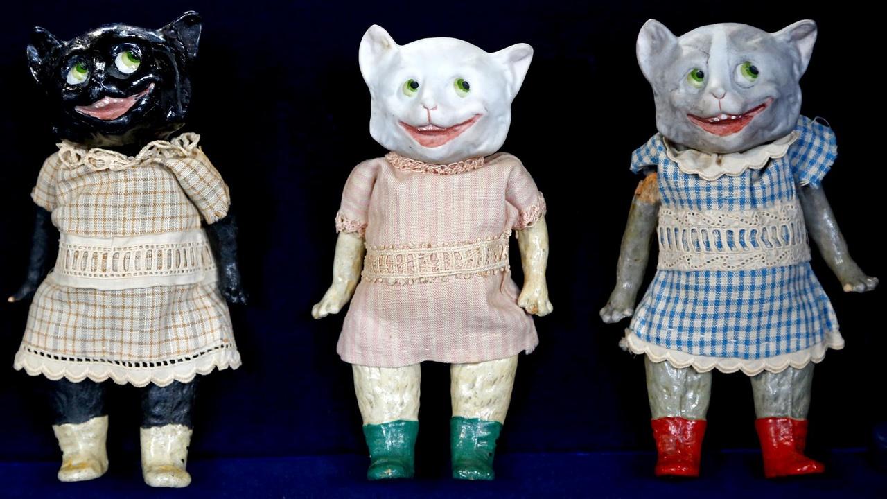 Appraisal: Gebruder Heubach Cats, ca. 1910