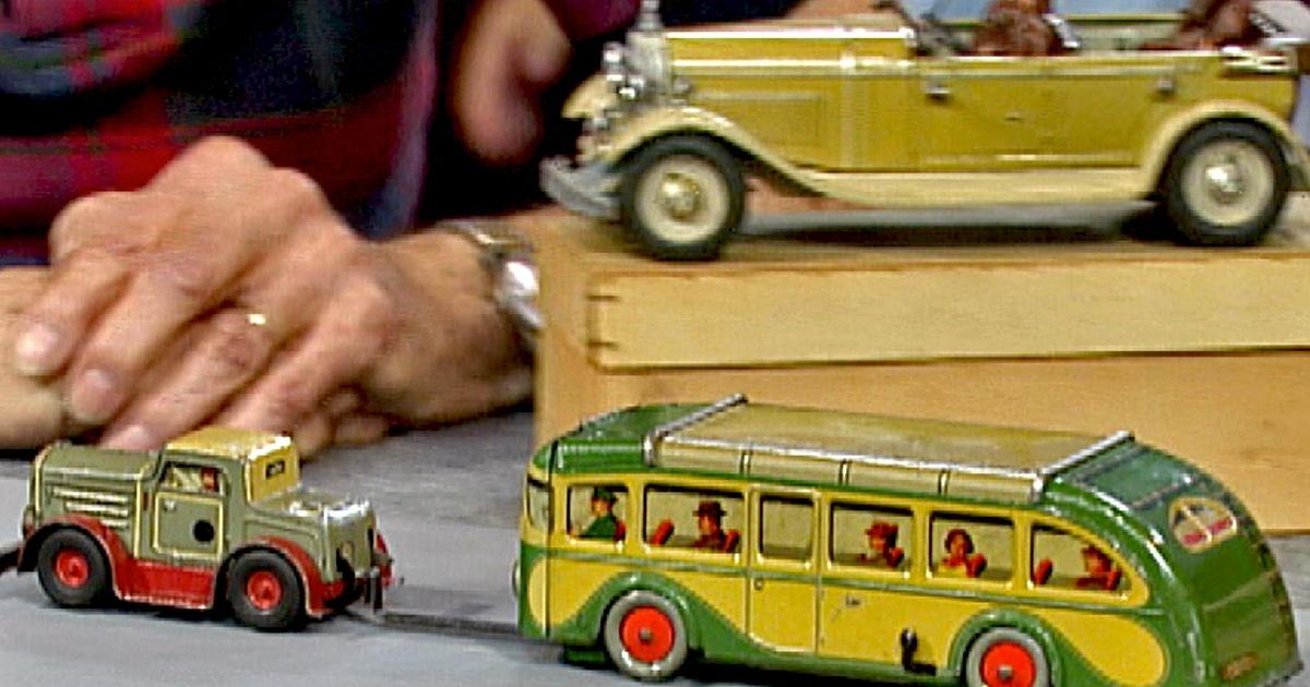 toy bus video