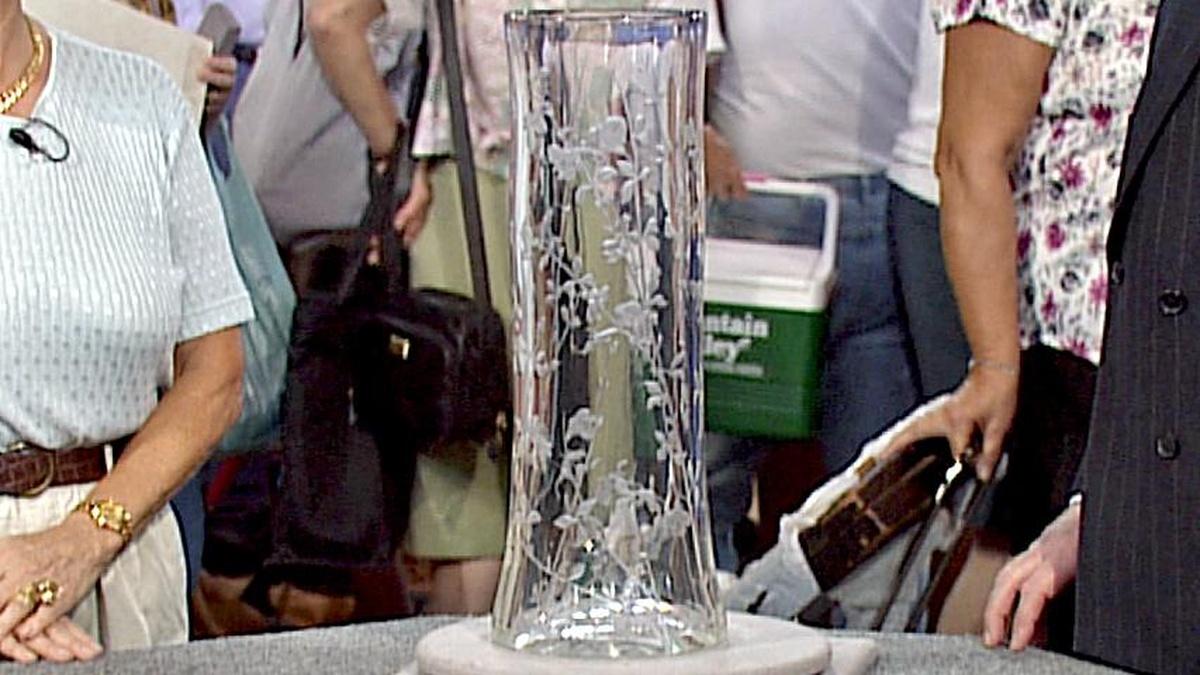 Appraisal Russian Engraved Crystal Vase Antiques Roadshow THIRTEEN