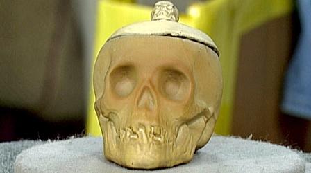 Video thumbnail: Antiques Roadshow Appraisal: Weller Dickens Ware Skull Humidor