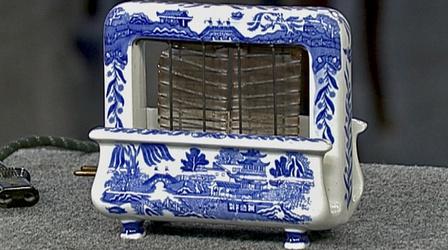 Video thumbnail: Antiques Roadshow Appraisal: Blue Willow Patterned Toaster