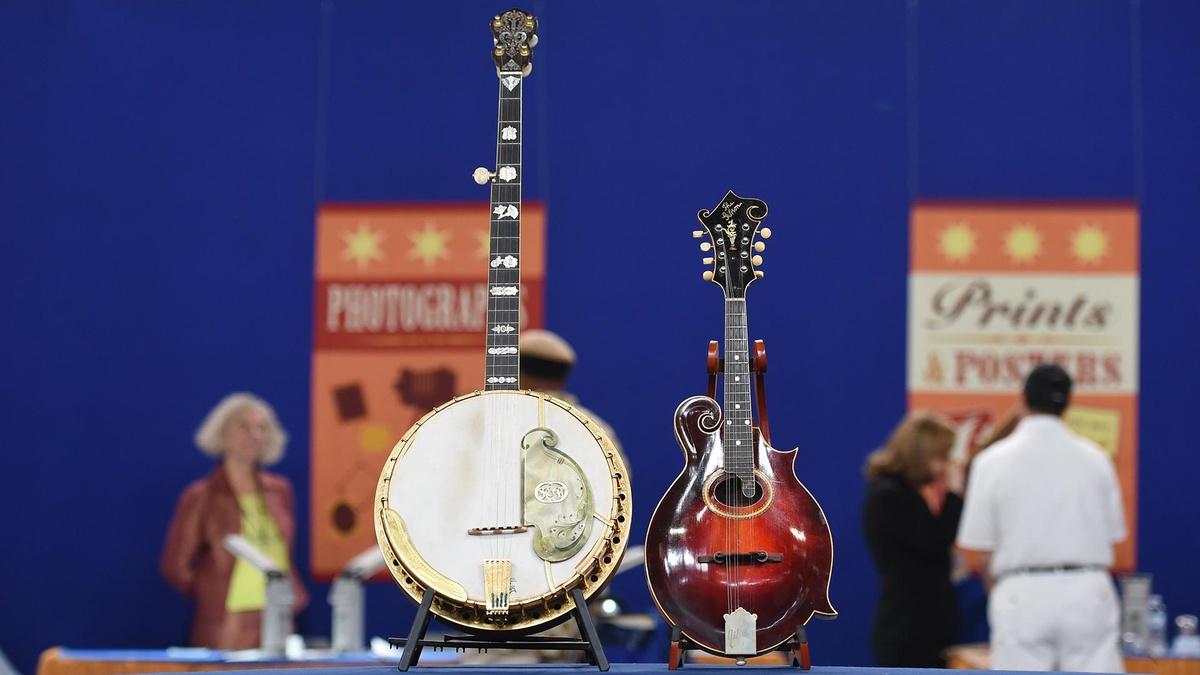 Appraisal 1922 Vega Fairbanks Banjo & 1924 Gibson Mandolin Antiques Roadshow ALL ARTS