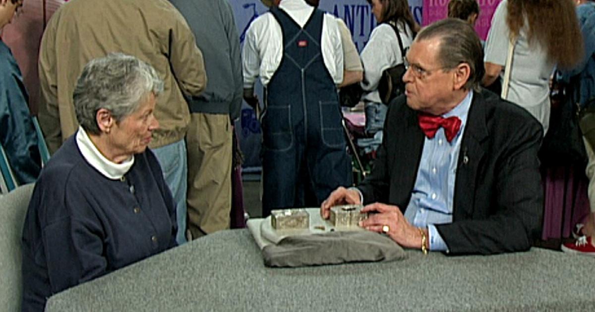 Antiques Roadshow  Appraisal: French Beaded Purse, ca. 1920