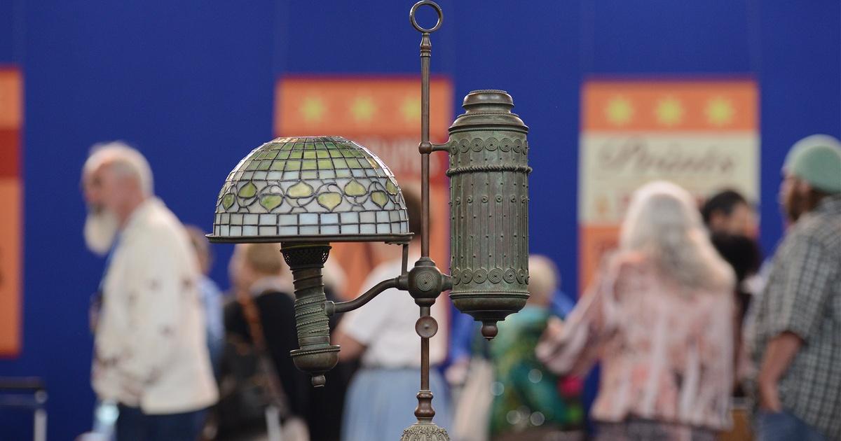 Antiques Roadshow | Appraisal: Tiffany Studios Student Lamp, ca. 1900 ...