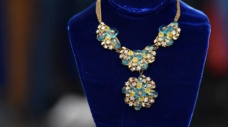 Video thumbnail: Antiques Roadshow Appraisal: Costume Jewelry Parure, ca. 1945