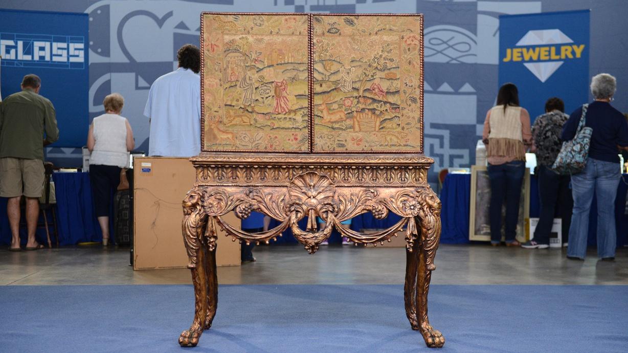 Appraisal: English Giltwood Cabinet-on-Stand, ca. 1730 | Watch on