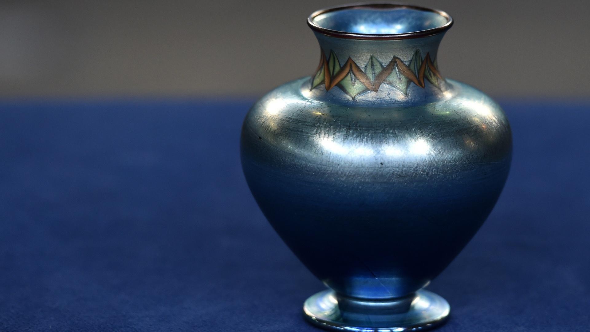 Appraisal 1913 Tiffany TelelAmarna Vase Antiques Roadshow ALL ARTS