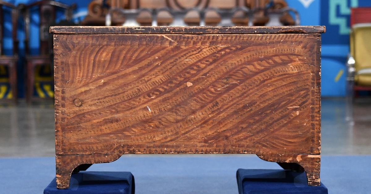 Antiques Roadshow Appraisal Vermont Grainpainted Blanket Chest, ca. 1825 Season 20