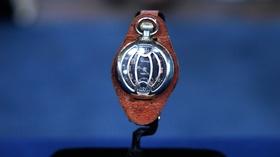 Video thumbnail: Antiques Roadshow Appraisal: 1915 Ingersoll Military Wrist Watch & Box