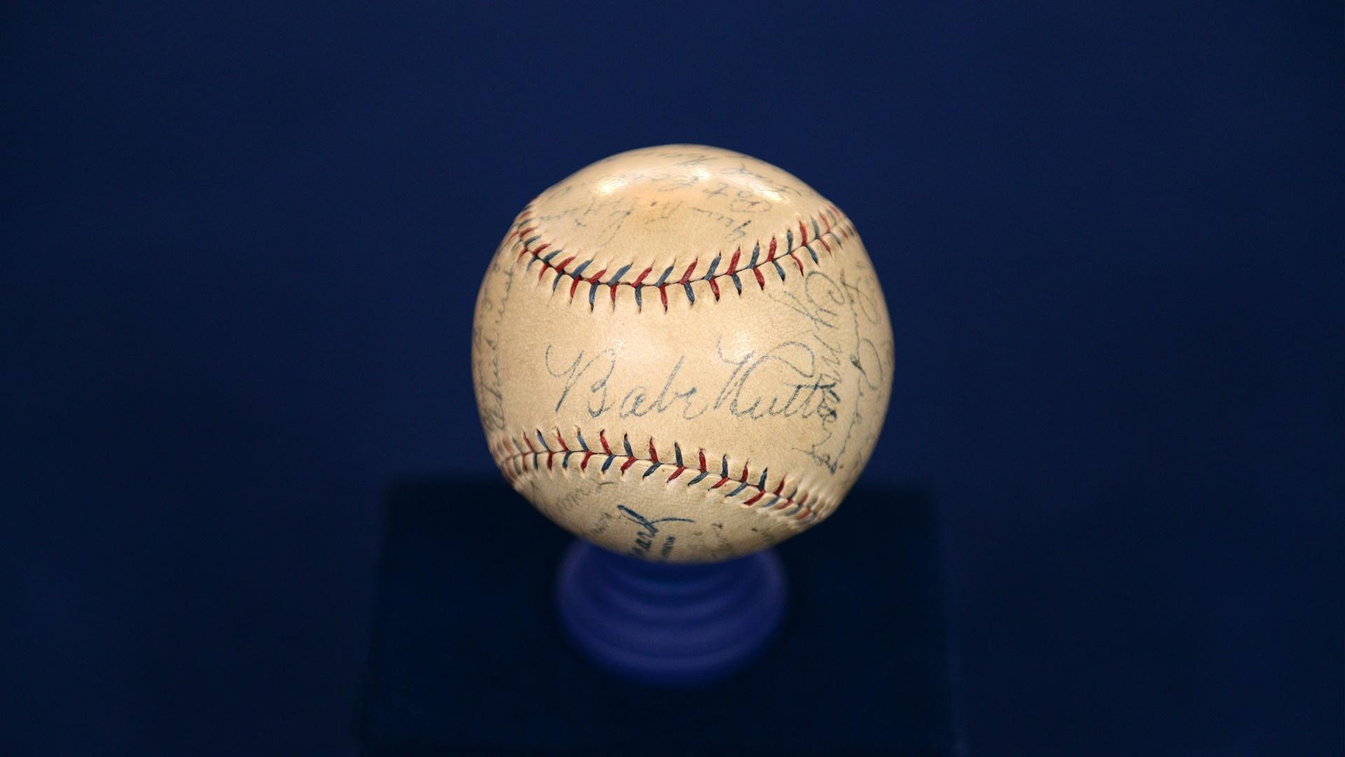 1927 Babe Ruth & Lou Gehrig-signed Tour Photo, Antiques Roadshow