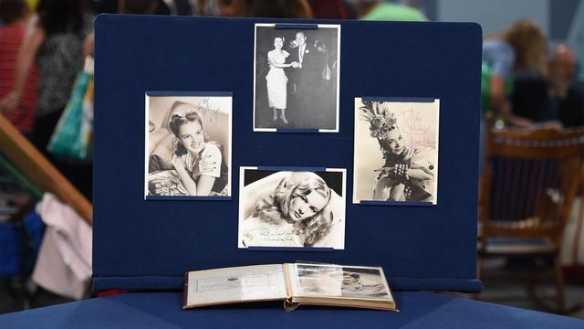 Antiques Roadshow | Appraisal: Hollywood Actress-signed Photographs, ca. 1942