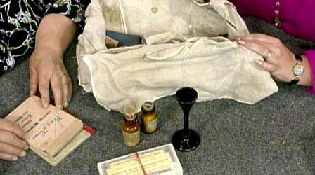 Video thumbnail: Antiques Roadshow Appraisal: Physician's Group, ca. 1905
