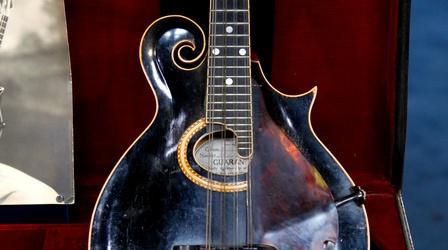 Video thumbnail: Antiques Roadshow Appraisal: 1914 Gibson F4 Mandolin with Case