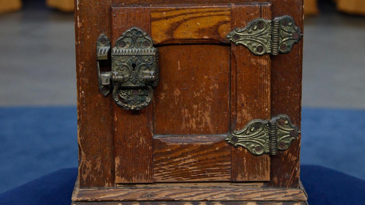 Appraisal: Salesman's Sample Ice Box, ca. 1900 | Antiques Roadshow ...