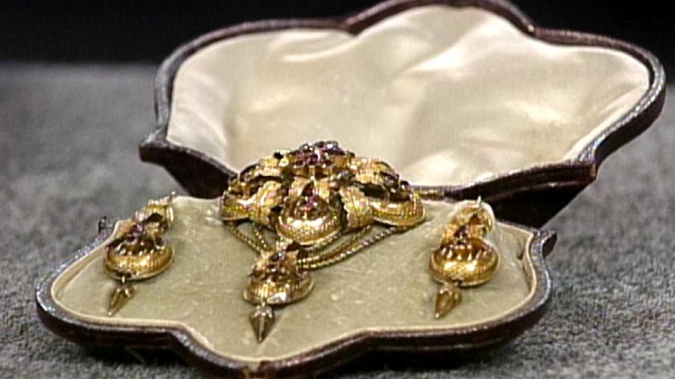Antiques Roadshow Appraisal Gold & Topaz Jewelry Set, ca. 1835 Twin Cities PBS