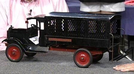 Video thumbnail: Antiques Roadshow Appraisal: Keystone Toy Police Patrol Wagon