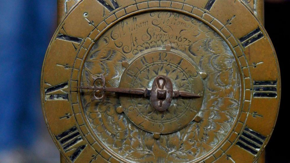 S15 Ep12: Appraisal: 1673 W. Holloway English Lantern Clock image
