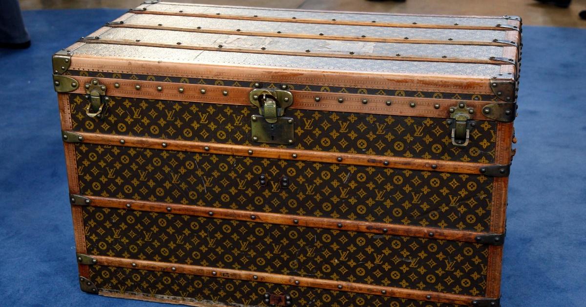 Huge Louis Vuitton Steamer trunk 