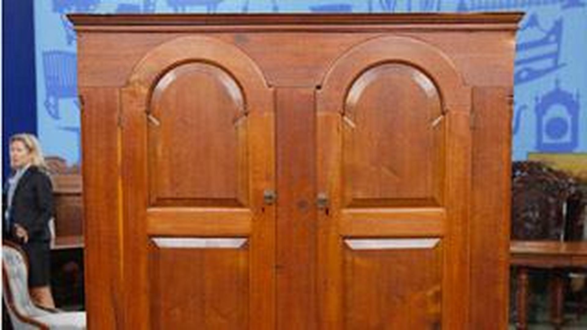 Fake Schrank Pennsylvania Owner Interview Antiques Roadshow