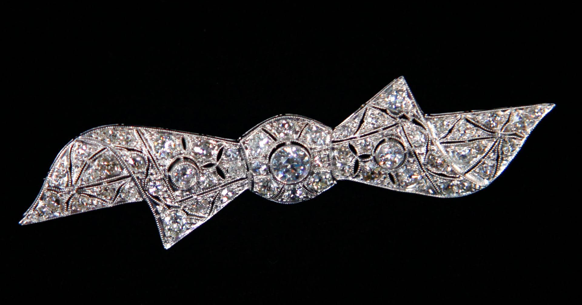 Antiques Roadshow Appraisal 20th C. Diamond Jewelry Season 15 Episode 10 PBS