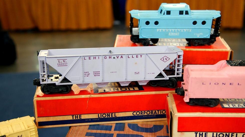 Antiques Roadshow Appraisal Lionel Girls Train Set, ca. 1957 Twin