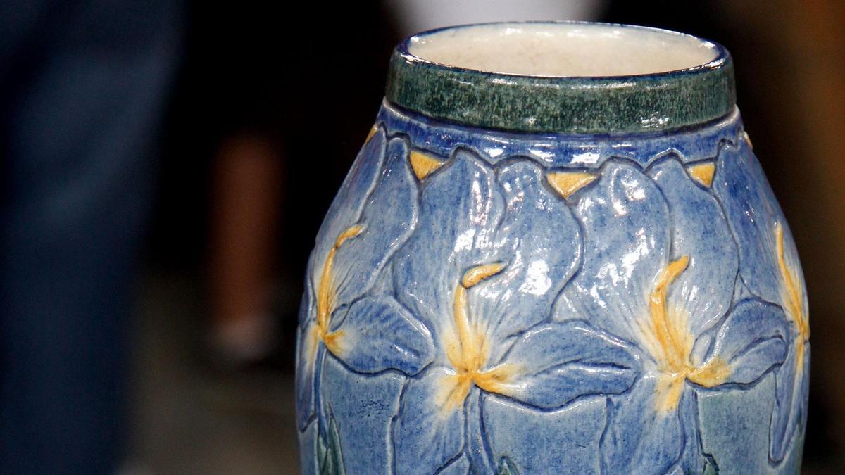 Appraisal 1908 College Pottery Vase Antiques Roadshow