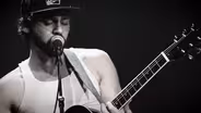 Behind the Scenes: Shakey Graves