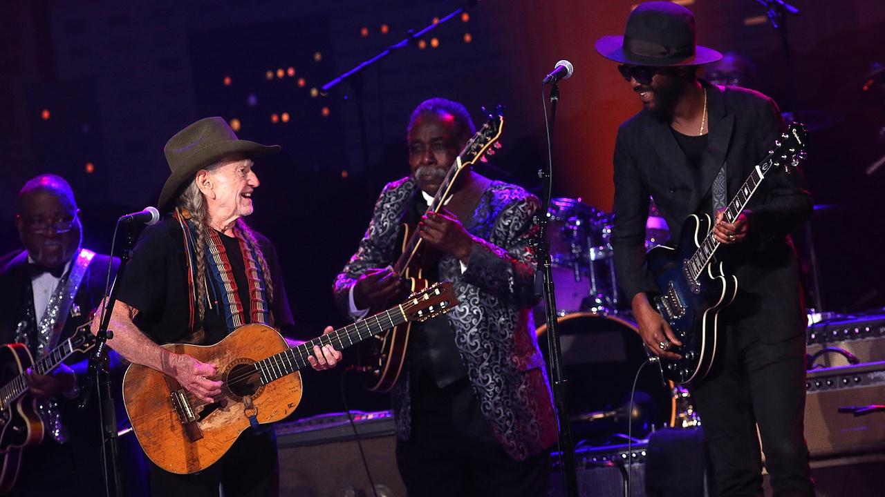 ACL Hall of Fame New Year's Eve 2016 | Willie Nelson & Gary
