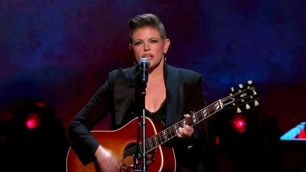 S2014: Natalie Maines Performs "She's Got A Way" image