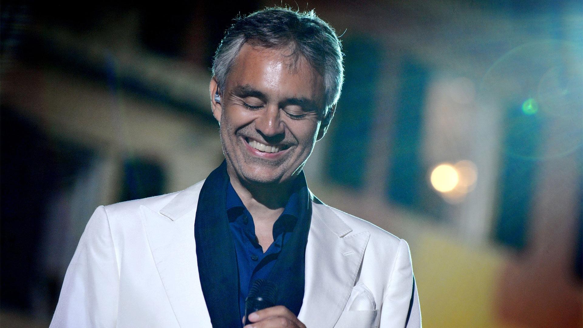 Andrea bocelli and veronica bocelli hi-res stock photography and