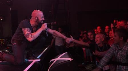 Daughtry Performs "Waiting For Superman"