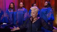 Tamela Mann Performs "Take Me To The King"