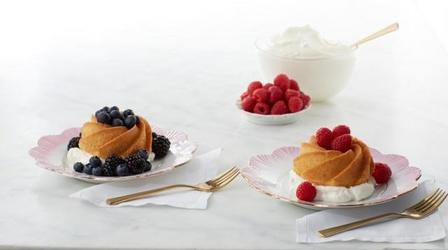 Video thumbnail: Martha Bakes Bundt Cakes
