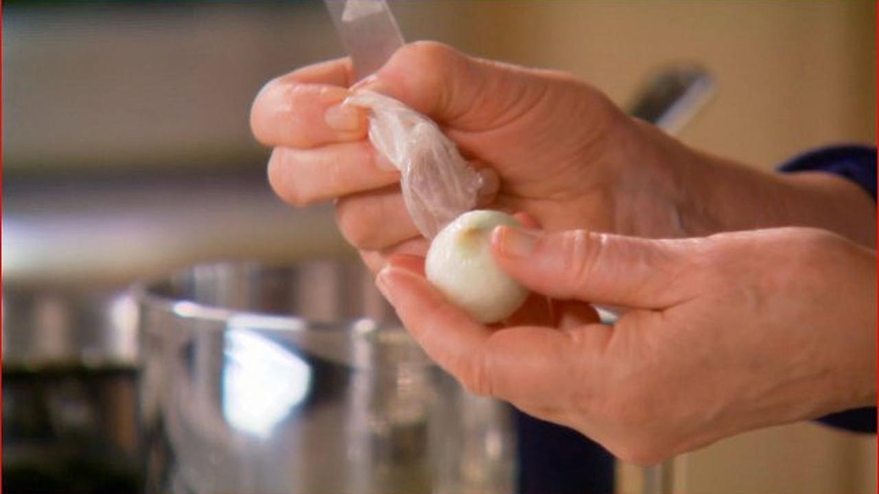 Martha Stewart's Cooking School | Peeling Pearl Onions