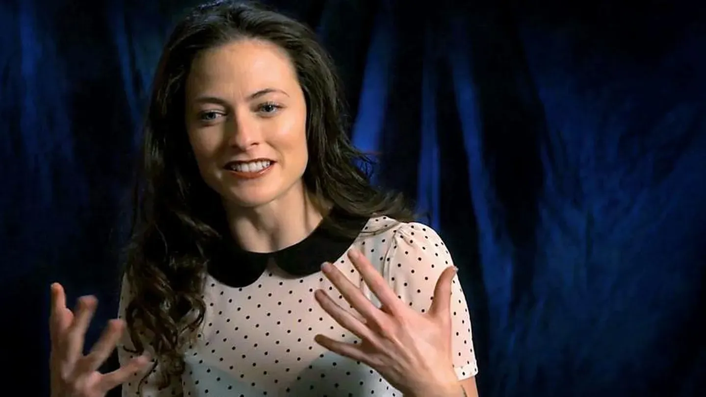 Lara Pulver on A Scandal in Belgravia