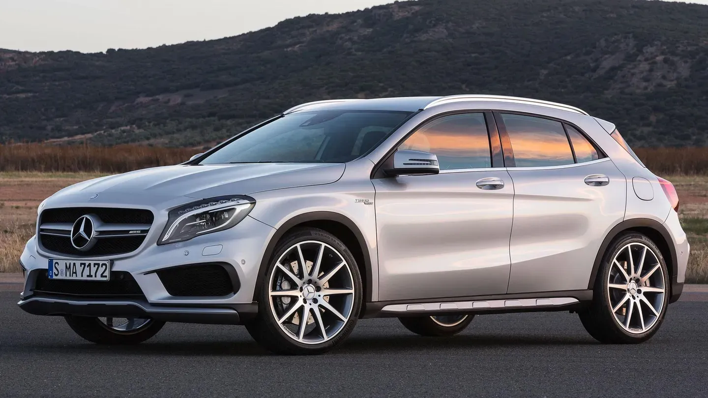 2015 Mercedes-Benz GLA & 2015 Chevrolet Camaro Z28
