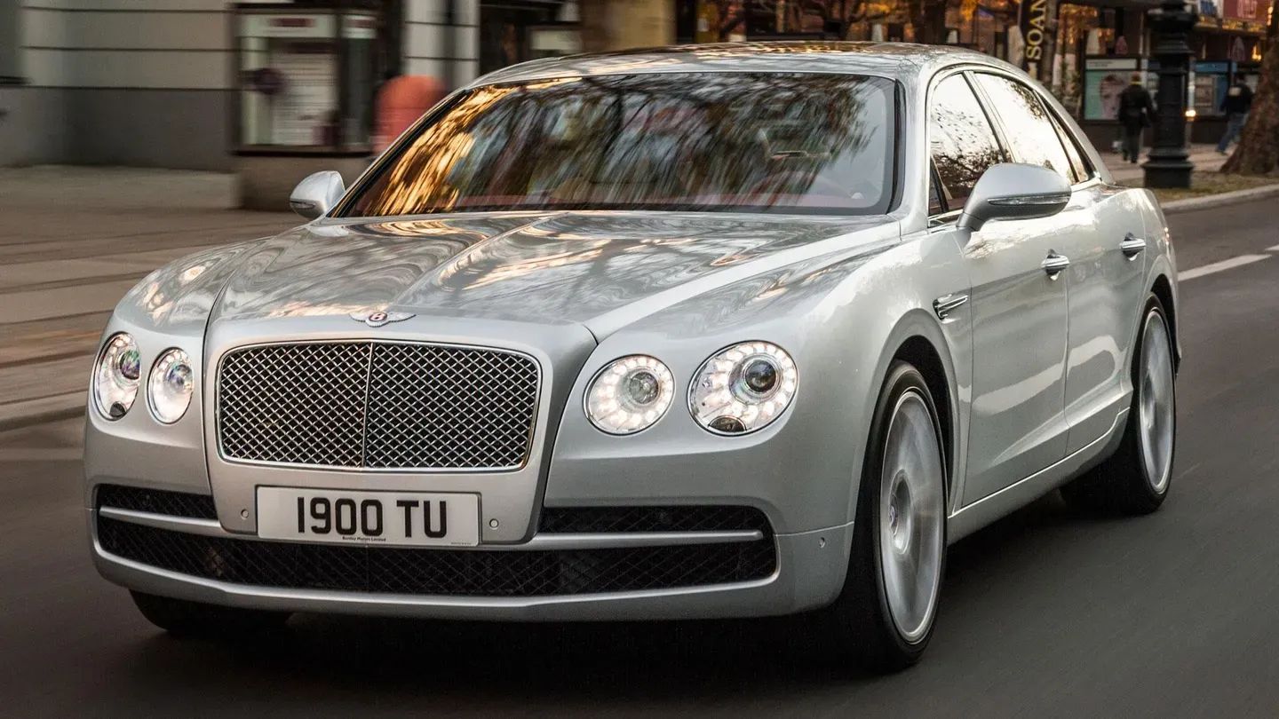 2015 Bentley Flying Spur V8 & 2015 Audi RS7