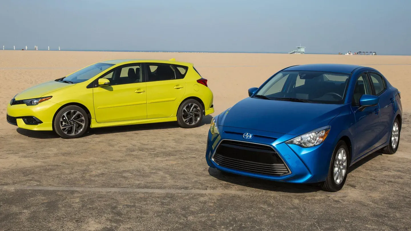 2016 Scion iA/iM & 2016 Honda HR-V