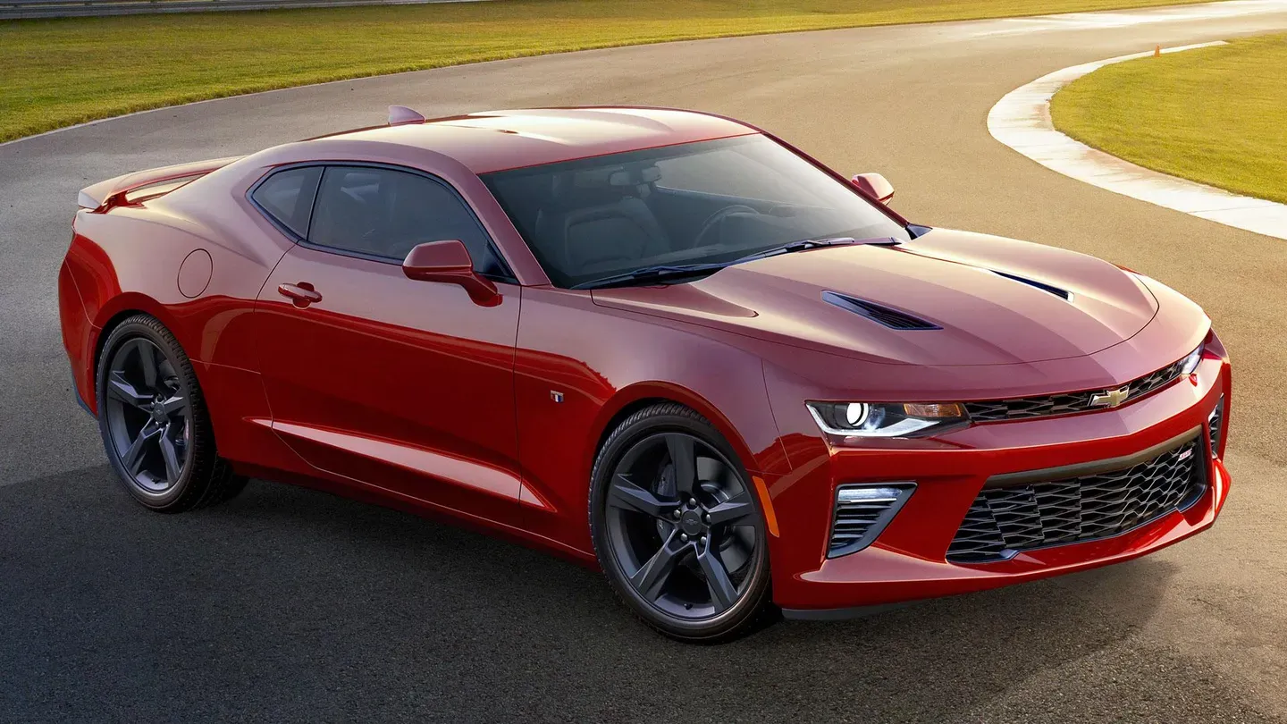 2016 Chevrolet Camaro SS & 2016 Lincoln MKX