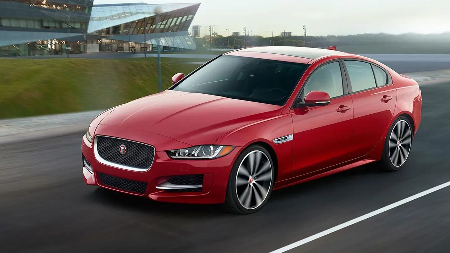 2017 Jaguar XE & 2017 Mercedes-Benz GLS