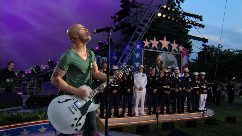 Returning Troops Receive Tribute image