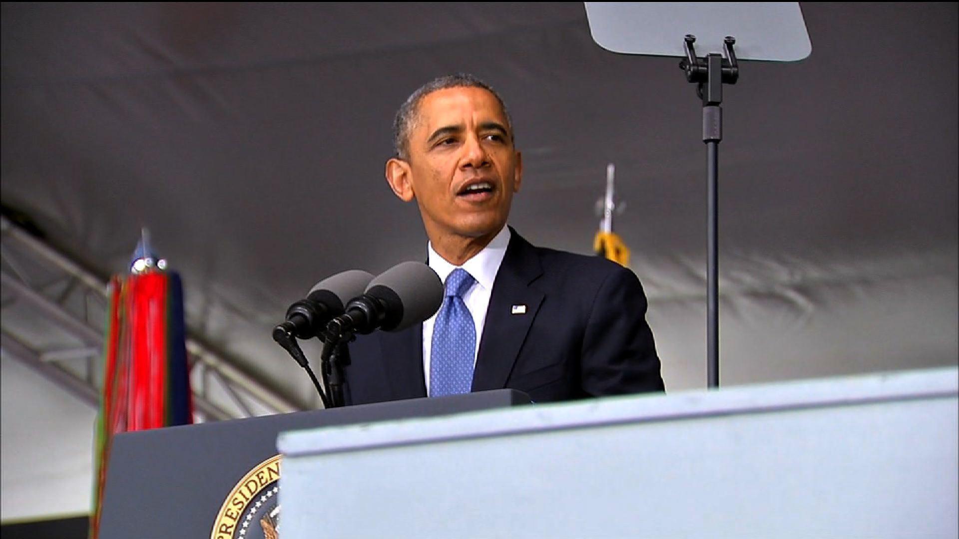 Obama urges middle ground between isolation, intervention