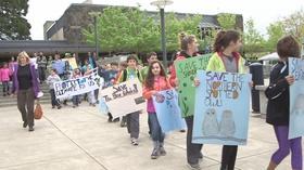 Video thumbnail: PBS NewsHour Why teens are suing states to force environmental action