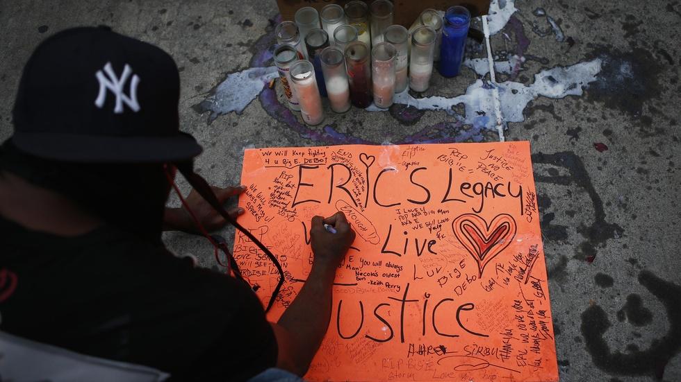 What really lead to the choking death of Eric Garner? image