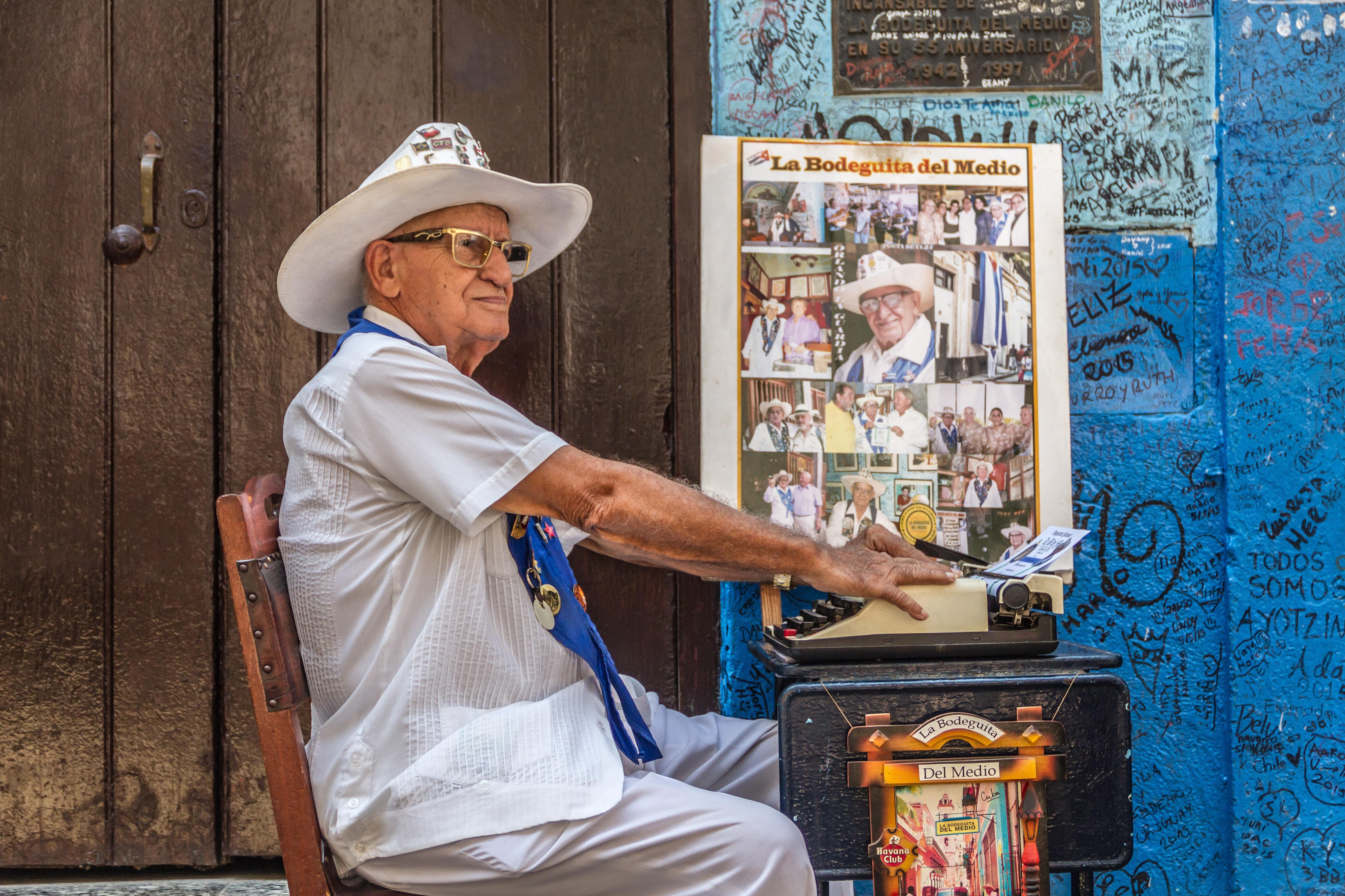 Does limited internet access aid censorship in Cuba?