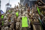 Elephant tusks crushed in NYC to protest ivory trade