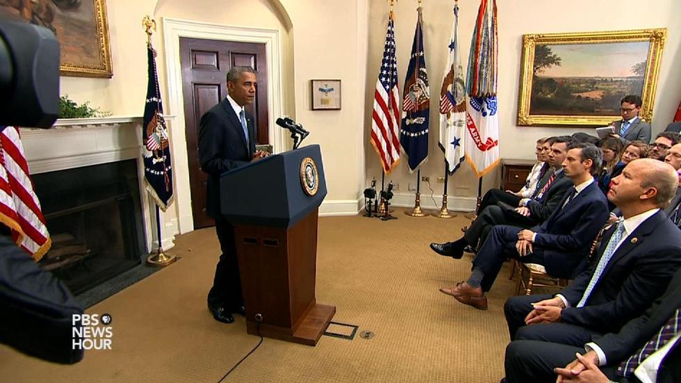 Obama pledges U.S. will ‘stand by’ families of hostages image