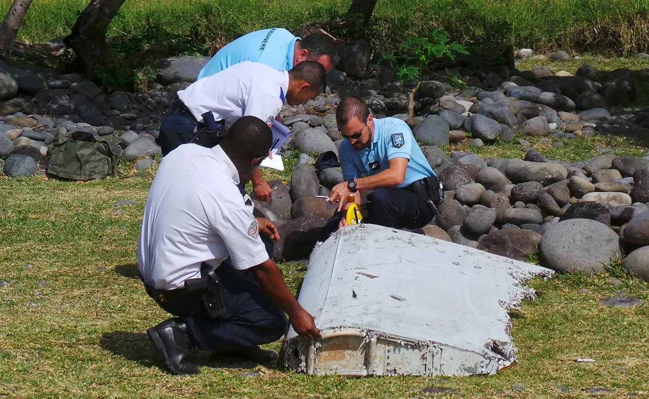 Debris may be first trace of missing Malaysian plane