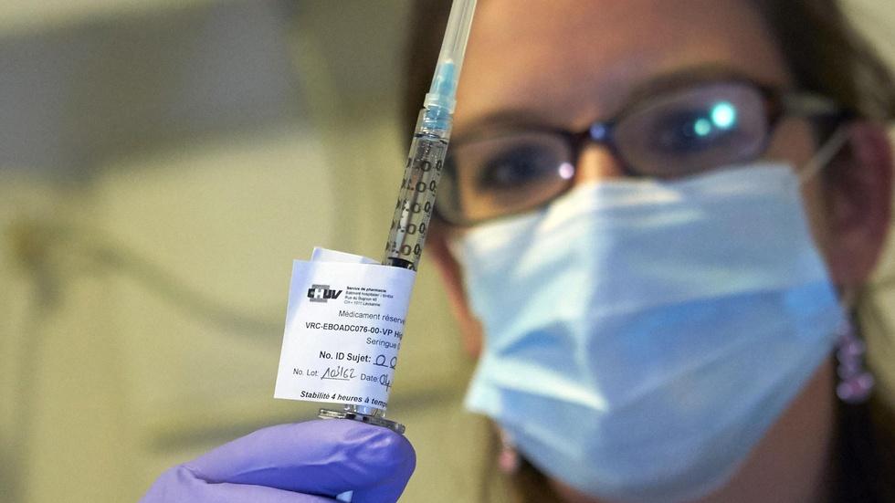 How long-lasting is promising Ebola vaccine protection? image
