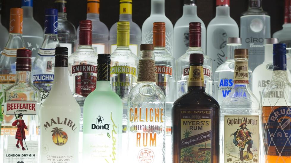 Why alcohol and America go hand in hand image